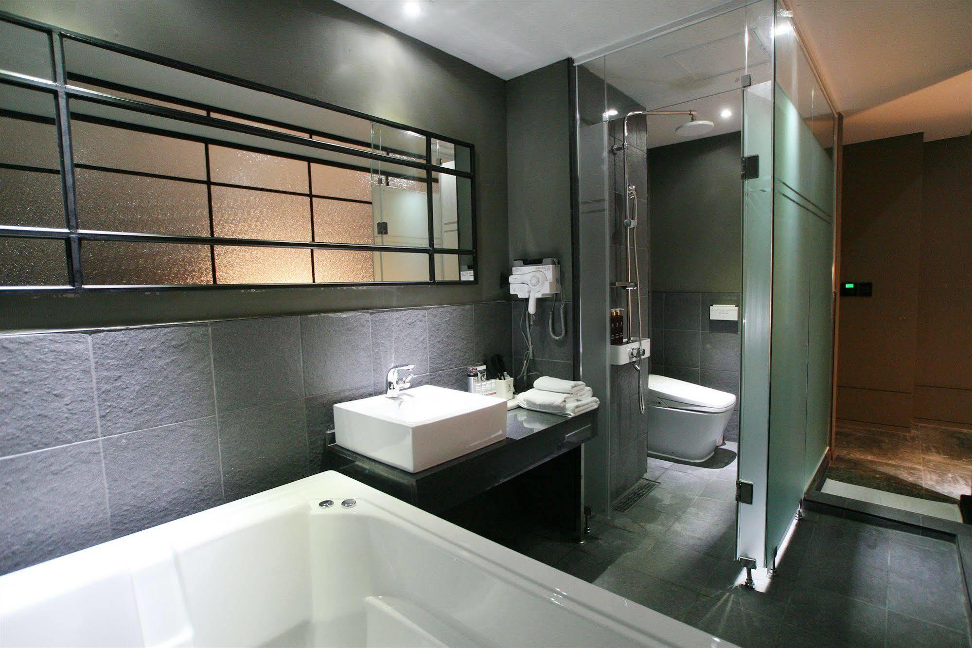 Vvalt Hotel Сеул Екстериор снимка