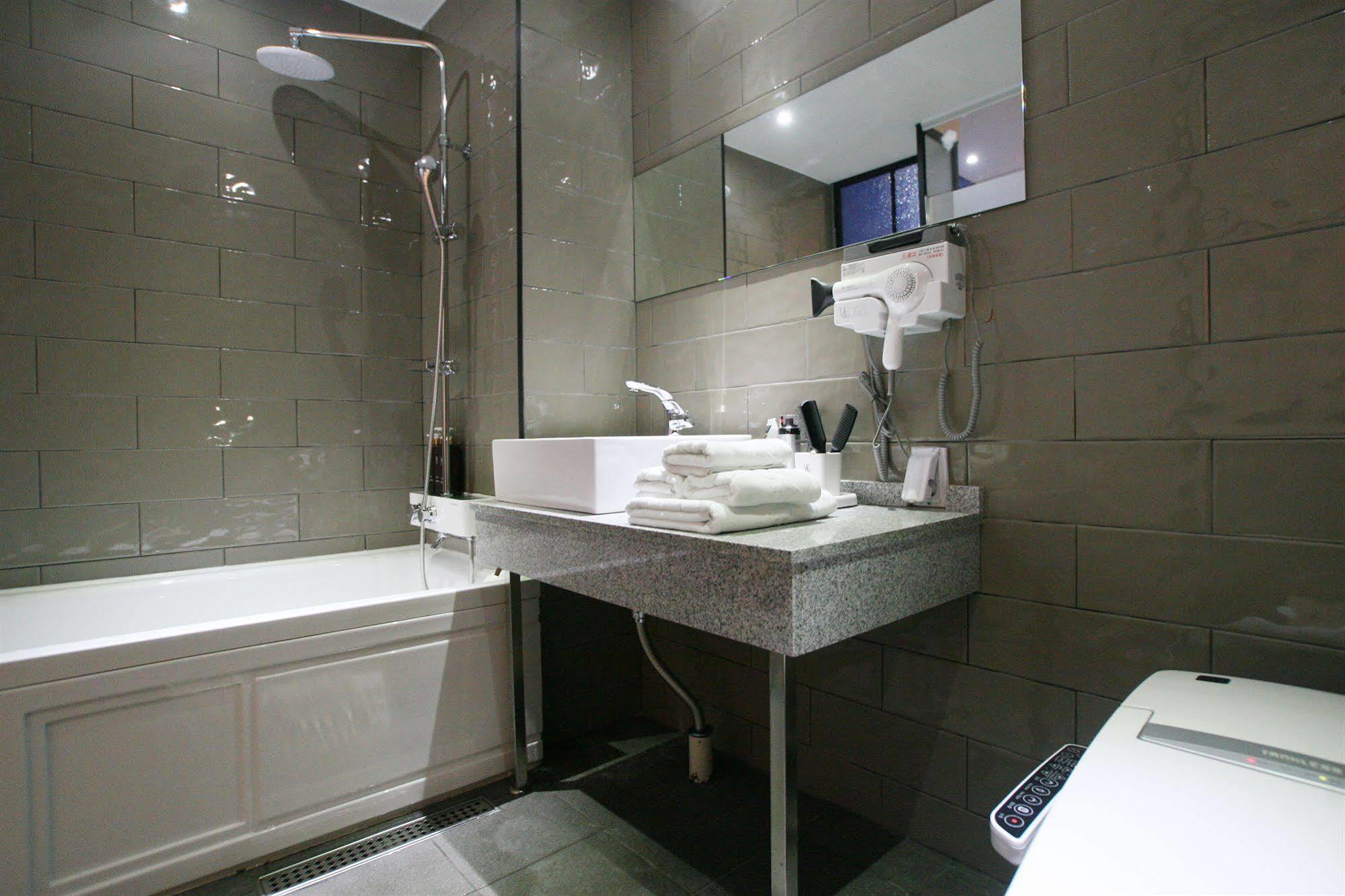 Vvalt Hotel Сеул Екстериор снимка