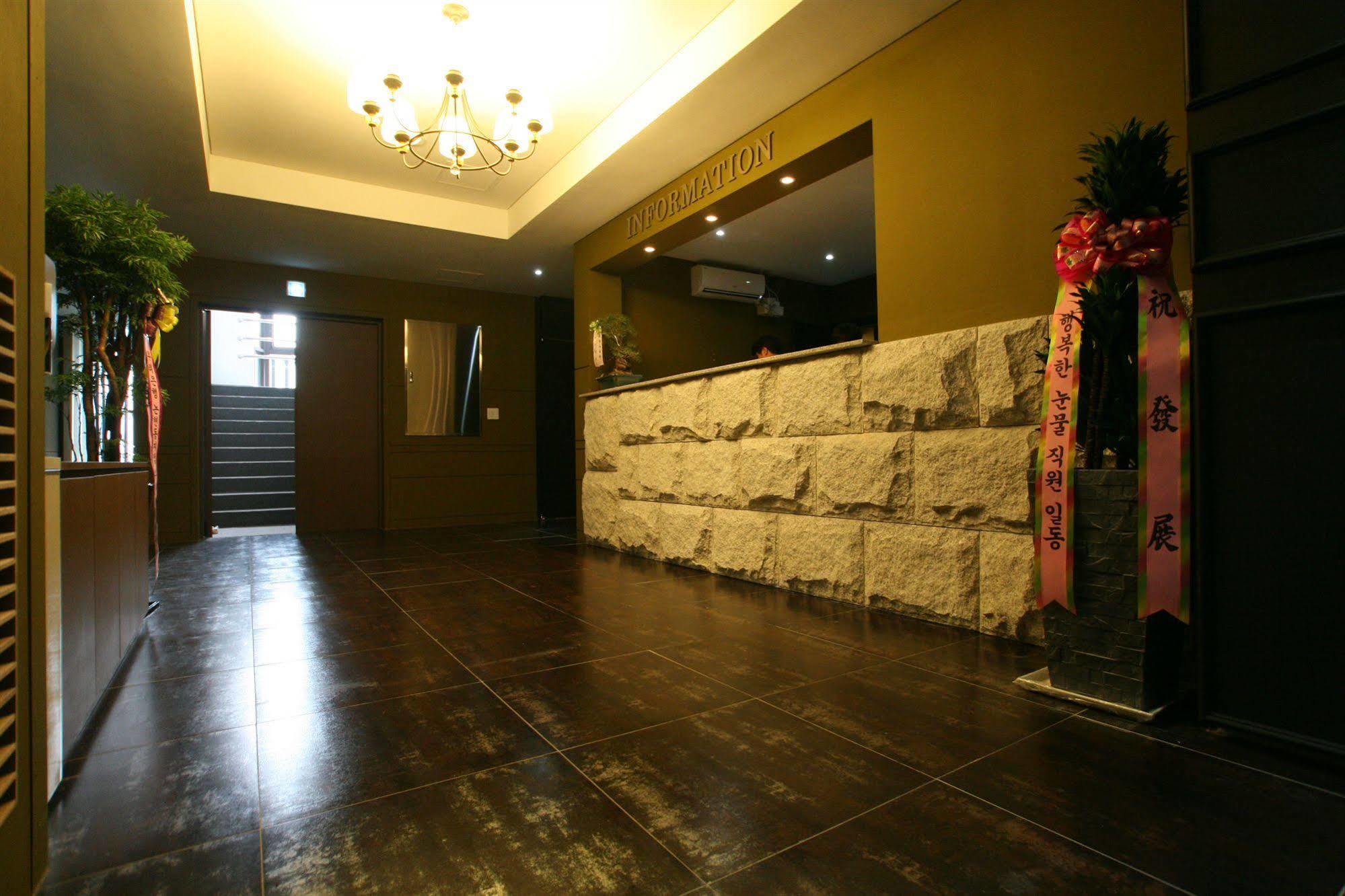 Vvalt Hotel Сеул Екстериор снимка