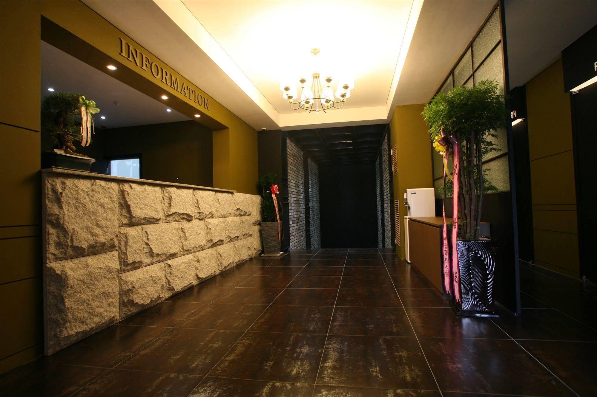 Vvalt Hotel Сеул Екстериор снимка